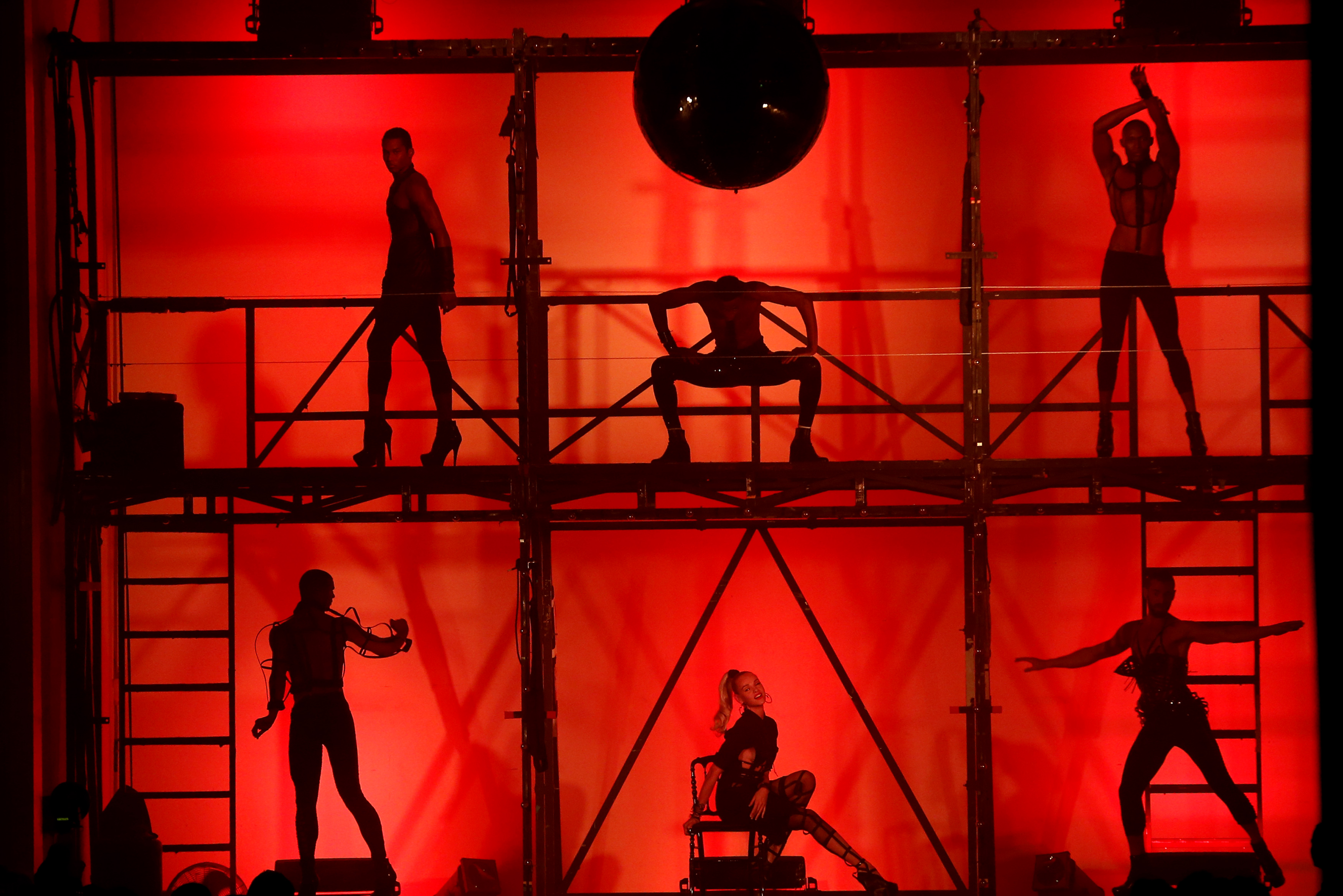 Η ημέρα σε φωτογραφίες (1 Οκτωβρίου 2012)